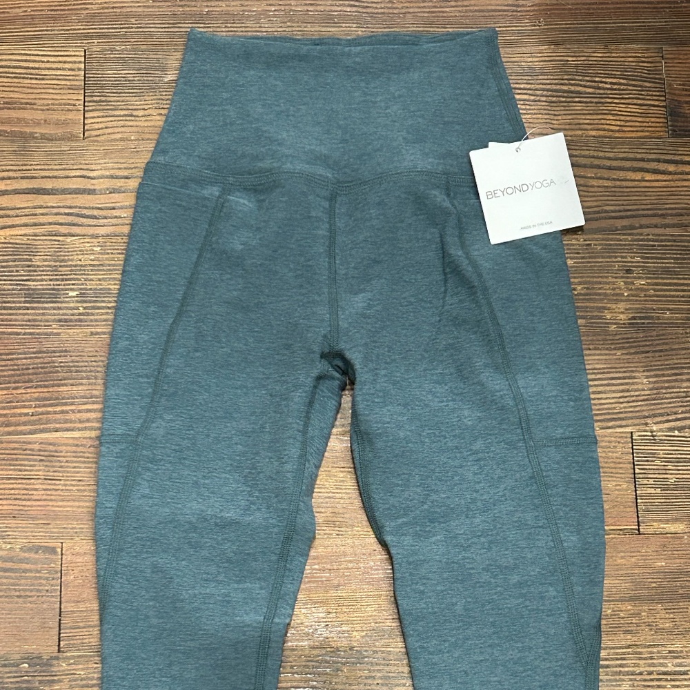 NWT Beyond Yoga leggings - XS